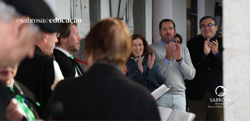 Tuna da Academia Sénior de Sabrosa cantou as janeiras ao Executivo Municipal