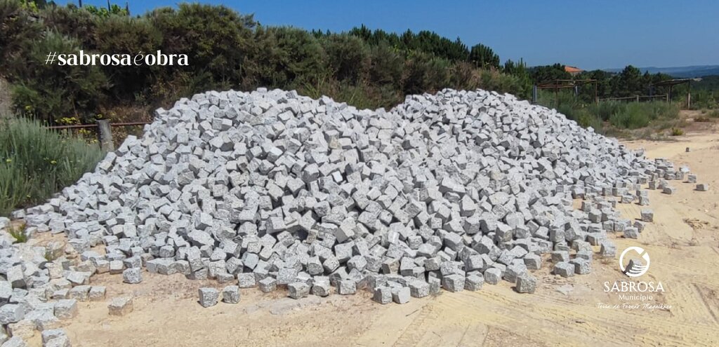 Município apoia Juntas de Freguesia com distribuição de cubo de granito