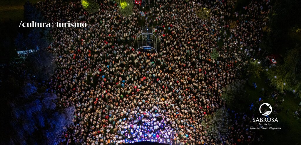 Milhares de pessoas assistiram ao concerto de Tony Carreira no encerramento do Sabrosa Summer Fes...