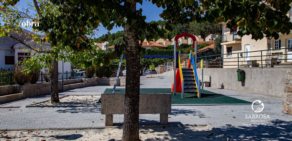 Obras de requalificação no Parque Infantil da Fontela/Rapa concluídas